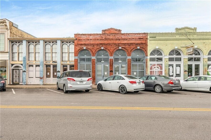 Primary Photo Of 107 East St, Hutto Storefront Retail Office For Sale