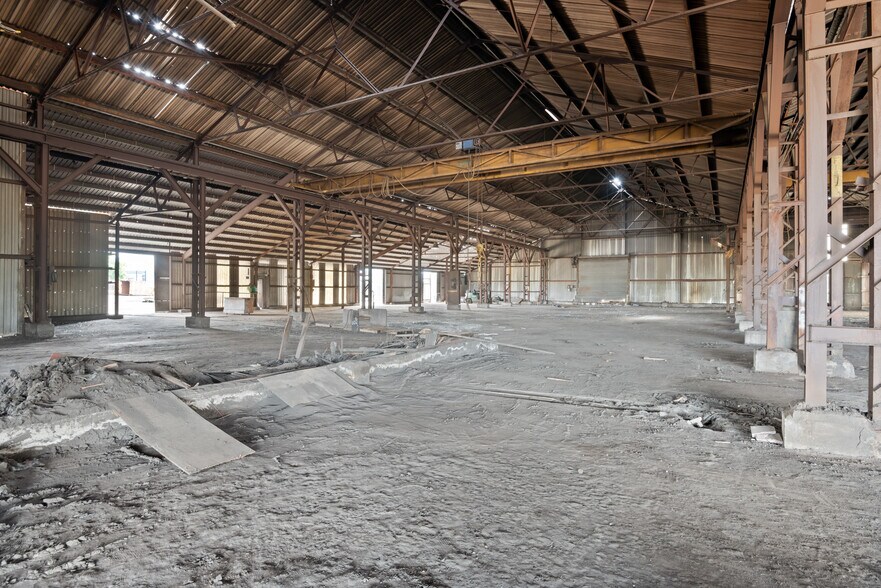 More Photos Of 523 7th Ave, Longview Warehouse For Sale