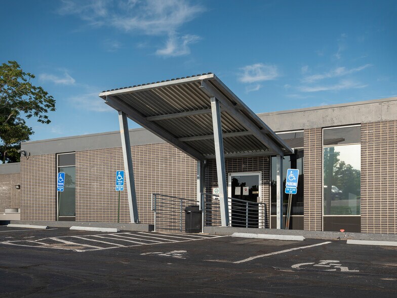 More Photos Of 9140 Ward Pky, Kansas City Office For Lease