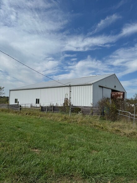 More Photos Of 901 Carpenter Rd, Albany Specialty For Sale