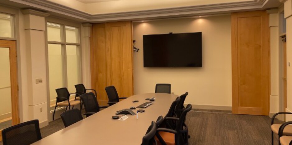 More Photos Of 1625 Commerce Pky, Bloomington Office For Sale