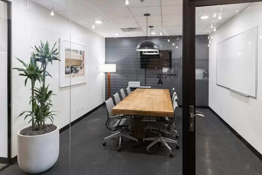 More Photos Of 1714-1720 W Division St, Chicago Coworking Space