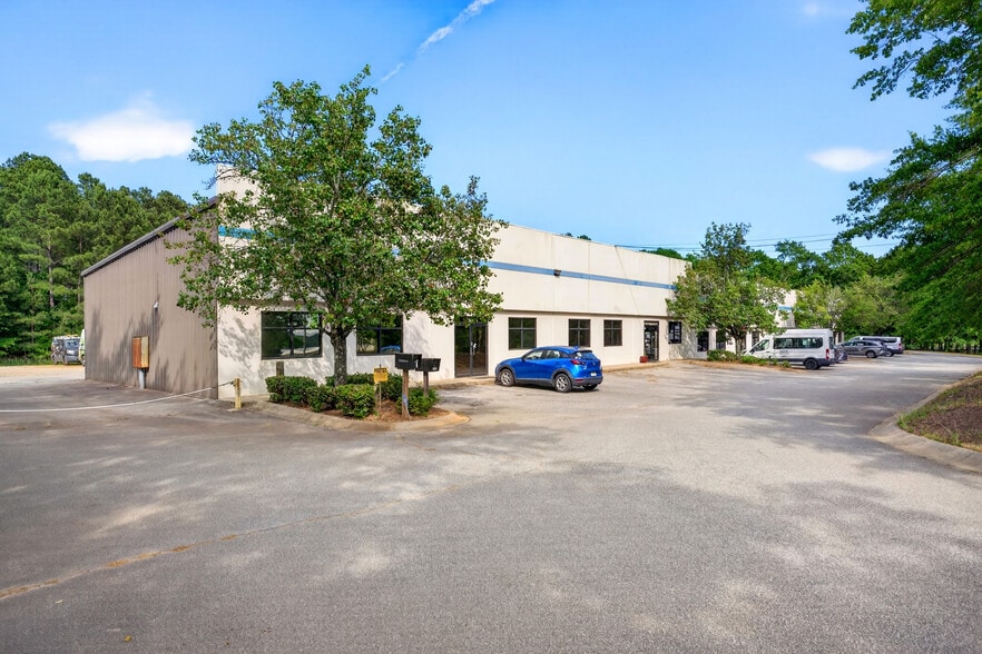 More Photos Of 100 Business Pky, Piedmont Light Manufacturing For Sale