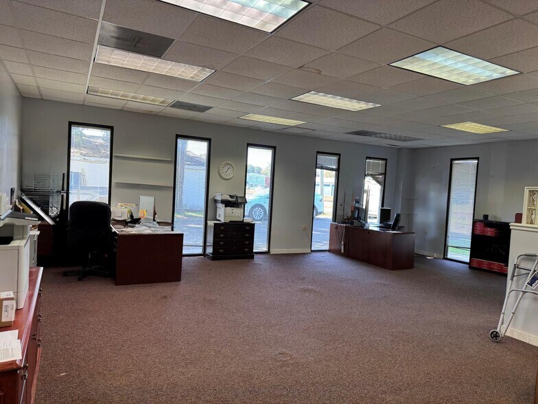 More Photos Of 149 N Railroad St, Selmer Industrial For Sale