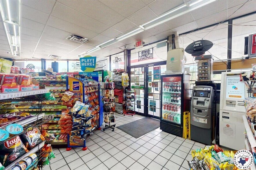 More Photos Of 5314 N State Line Ave, Texarkana Service Station For Sale