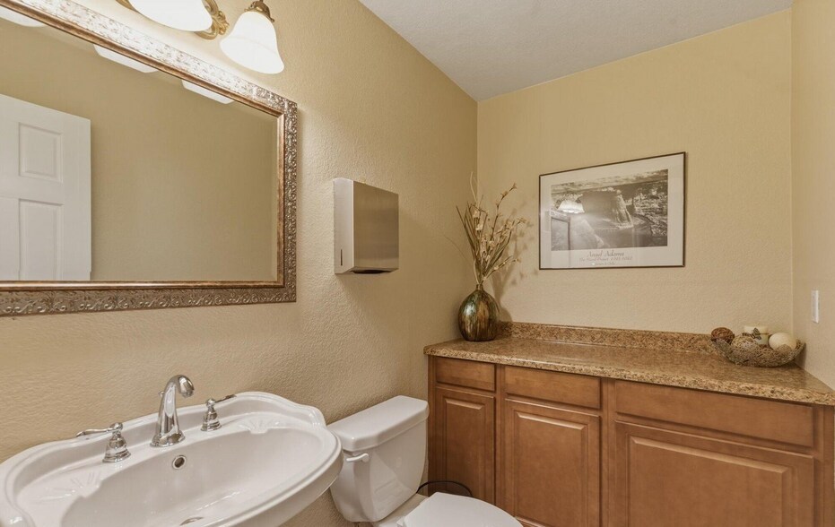 More Photos Of 3307 E Thunderbird Rd, Phoenix Office For Sale