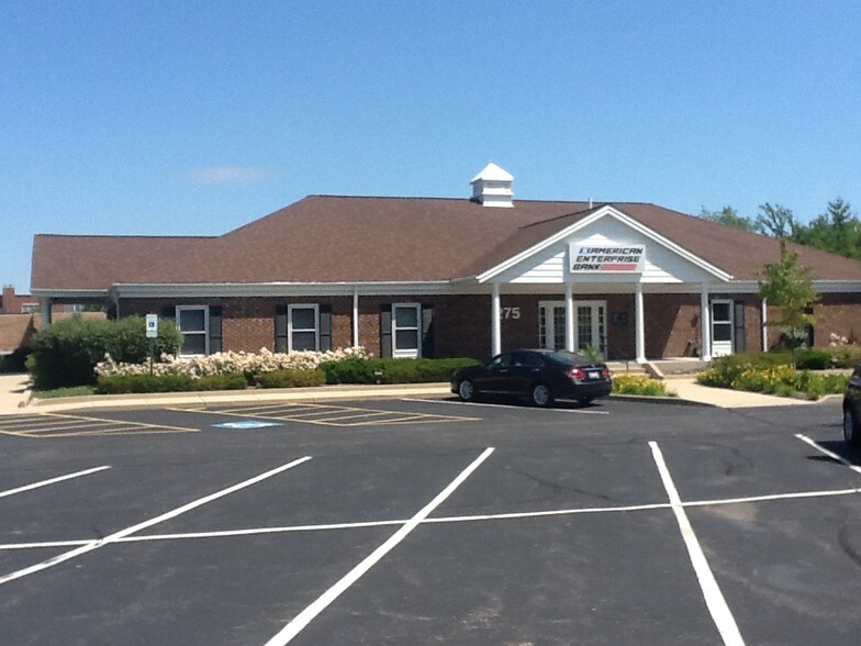 More Photos Of 275 S Roselle Rd, Schaumburg Bank For Sale