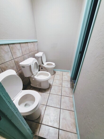 More Photos Of 1804 NW 52nd St, Lawton Specialty For Sale