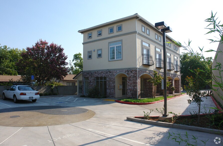 More Photos Of 5676 Elvas Ave, Sacramento Apartments For Lease