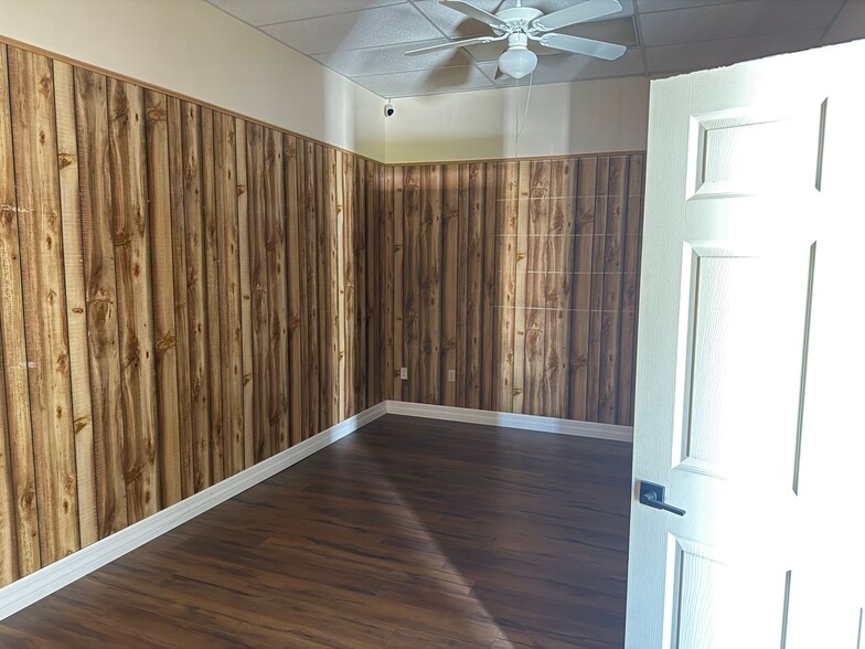 More Photos Of 3762 Tamiami Trl, Port Charlotte Freestanding For Lease