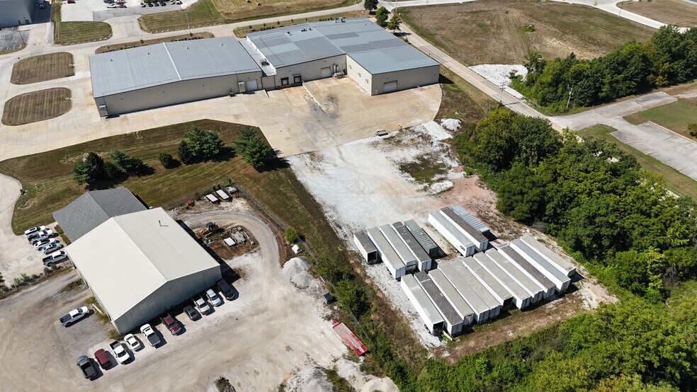 More Photos Of 1011 Industrial Ct, Moscow Mills Warehouse For Lease