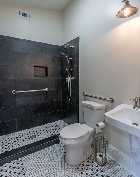 More Photos Of 89 W Campbellton St, Fairburn Office Residential For Lease