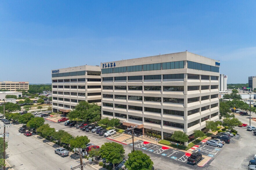 More Photos Of 8620 N New Braunfels Ave, San Antonio Unknown For Lease