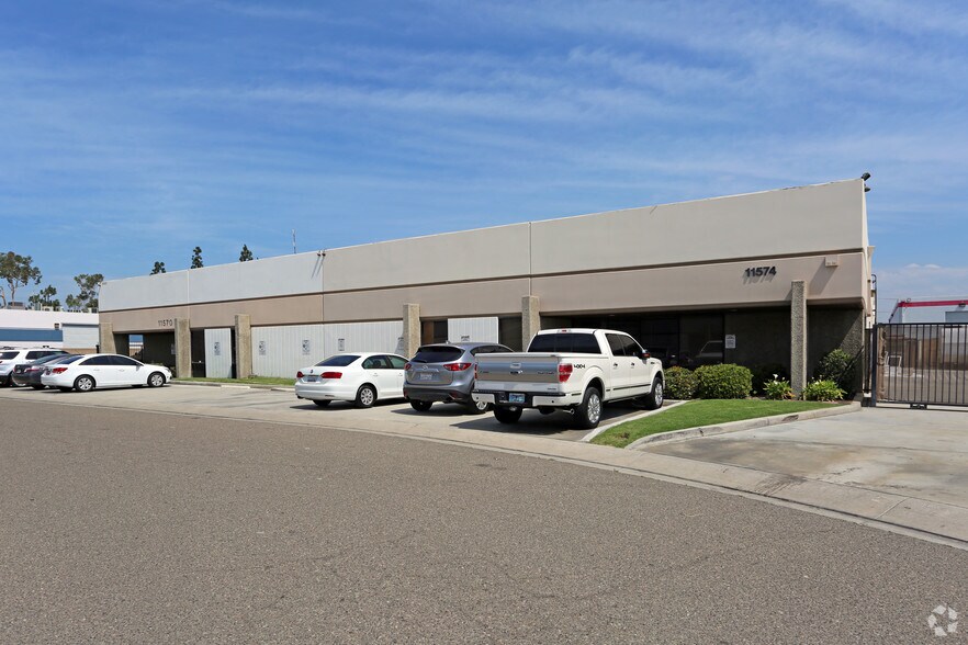 More Photos Of 11570-11574 Seaboard Cir, Stanton Manufacturing For Lease