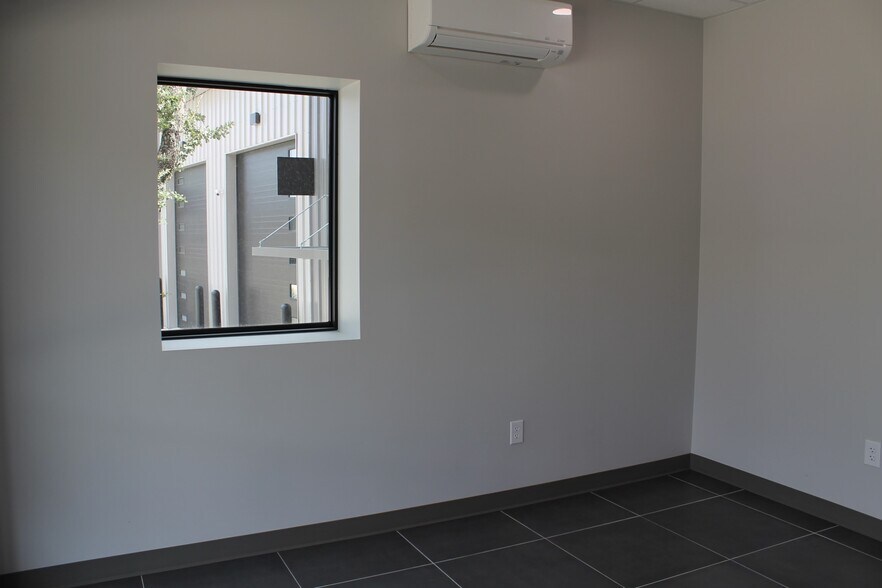 More Photos Of 205 Cantera Way, Georgetown Light Distribution For Sale