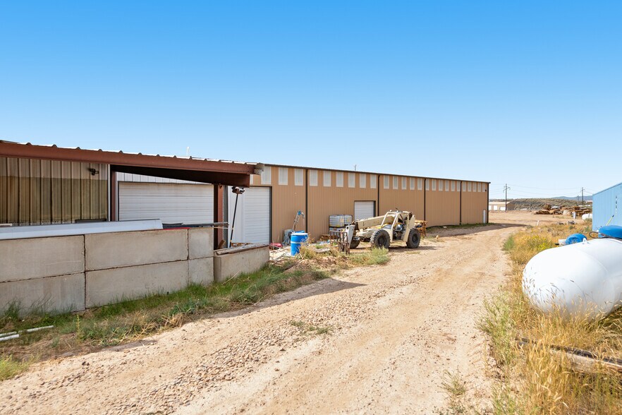 More Photos Of 97 S Red Willow Rd, Evanston Manufacturing For Lease