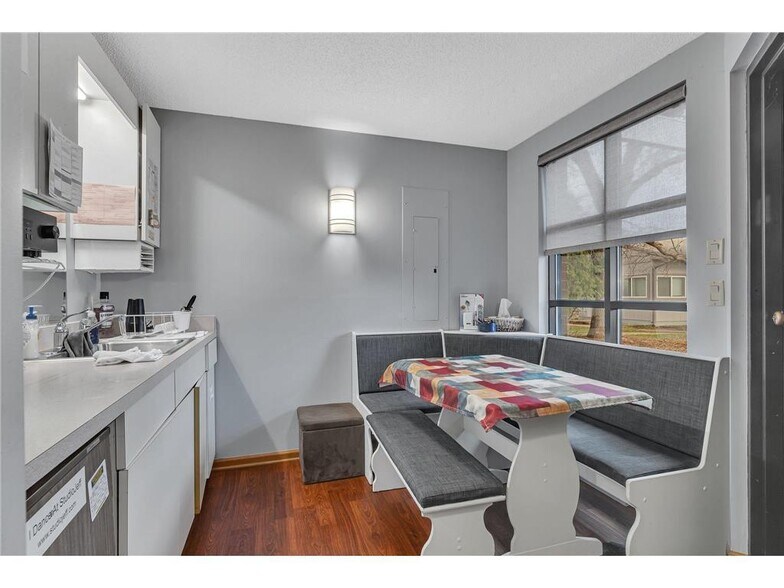 More Photos Of 26 2nd Ave NW, Saint Joseph Medical For Sale