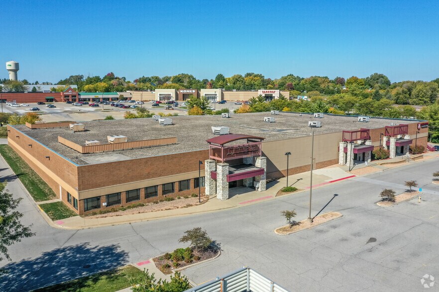 More Photos Of 9999 University Ave, Clive Freestanding For Lease