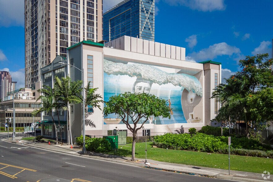 More Photos Of 401 Kamakee St, Honolulu Office For Sale
