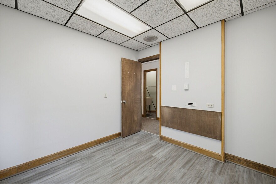 More Photos Of 114 S Park Ter, Eden Medical For Sale