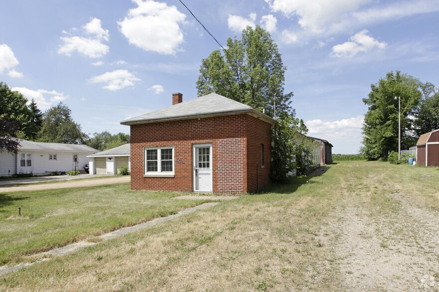 More Photos Of 4630 W Hickory Rd, Hickory Corners Garden Center For Sale
