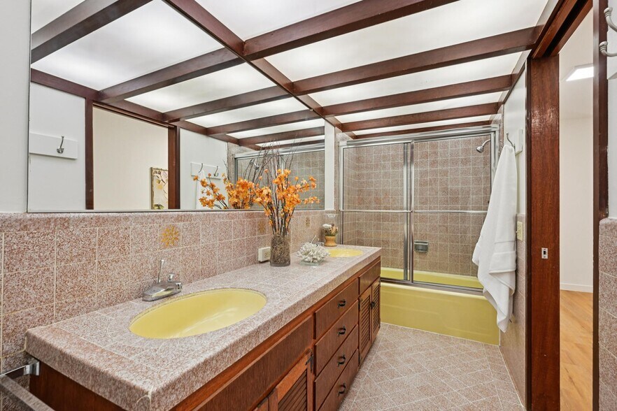 More Photos Of 135 Spring Grove Ave, San Rafael Multifamily For Sale