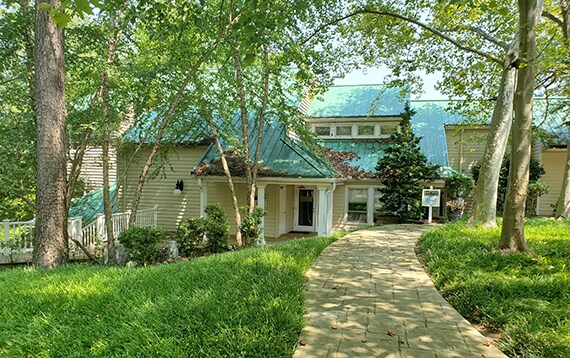 More Photos Of 14700-14702 Village Square Pl, Midlothian Office For Lease