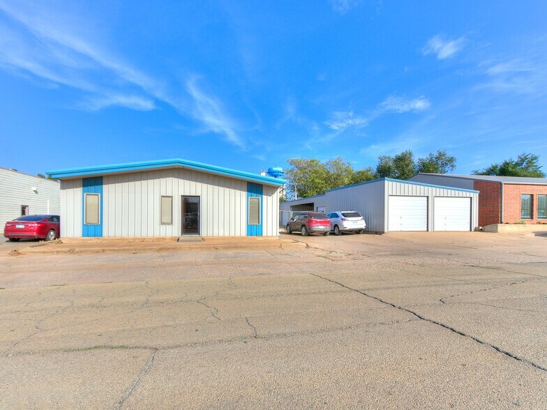 More Photos Of 219 N 6th St, Kingfisher Office For Sale