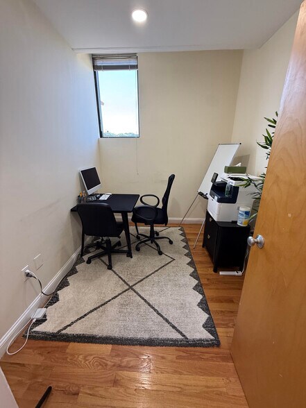 More Photos Of 288 Walnut St, Newton Office For Lease