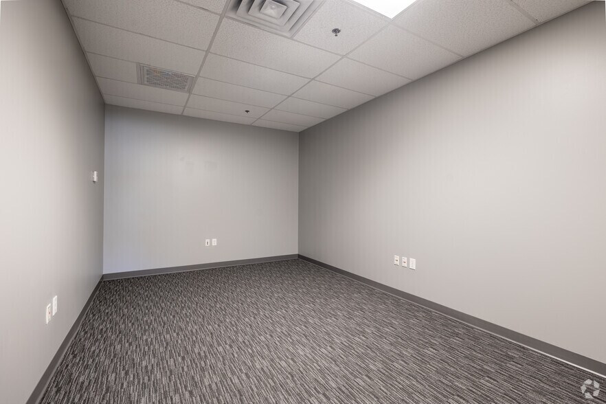 More Photos Of 138 Industrial Blvd, Rincon Warehouse For Lease