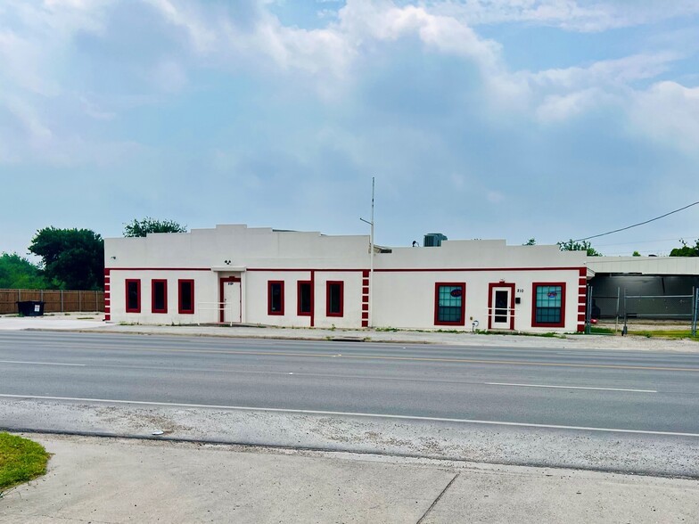 Primary Photo Of 210 N Upshaw Blvd, Robstown Storefront Retail Office For Lease