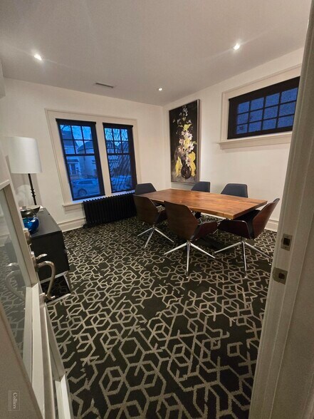 More Photos Of 111 Pulford St, Winnipeg Office For Sale
