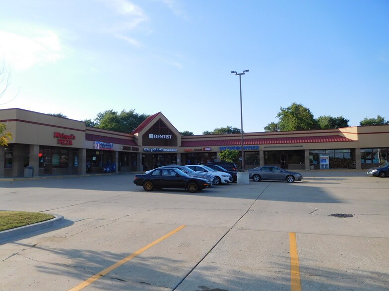 More Photos Of 2405 Essington Rd, Joliet General Retail For Lease