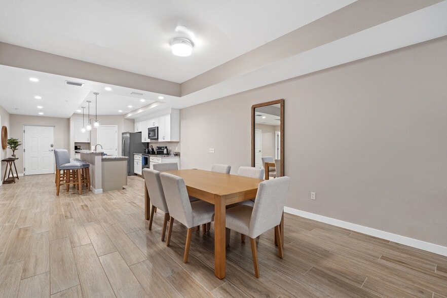 More Photos Of 5126 Coronado Pky, Cape Coral Apartments For Sale