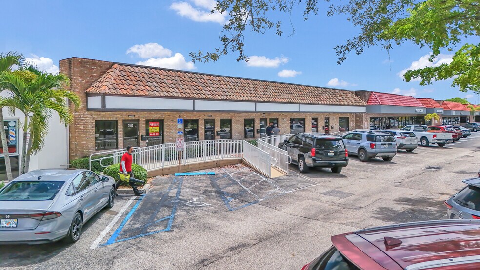 More Photos Of 7600 Wiles Rd, Coral Springs Unknown For Lease