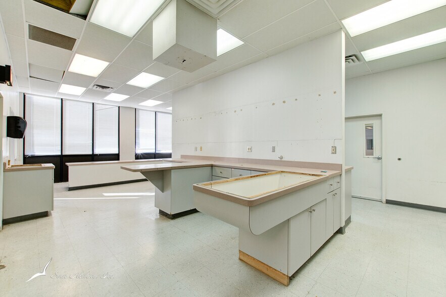 More Photos Of 3981 Ridgemont Dr, Abilene Storefront Retail Office For Sale