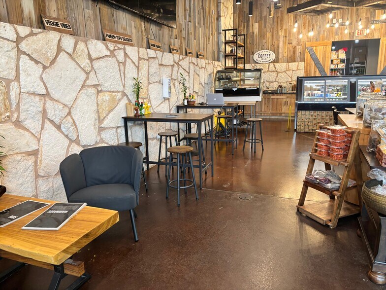 More Photos Of 13920 W Ronald Reagan Blvd, Leander Storefront For Lease