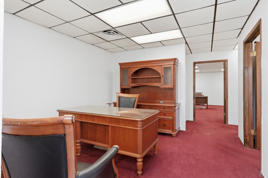 More Photos Of 212 N 16th St, La Porte Light Distribution For Sale