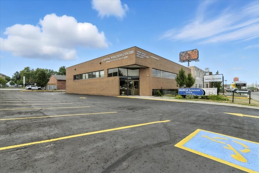 More Photos Of 372 King St, Oshawa Medical For Lease