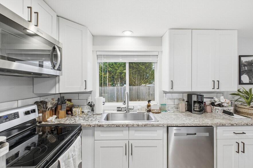 More Photos Of 137 Tanglewood Dr, Jefferson Multifamily For Sale