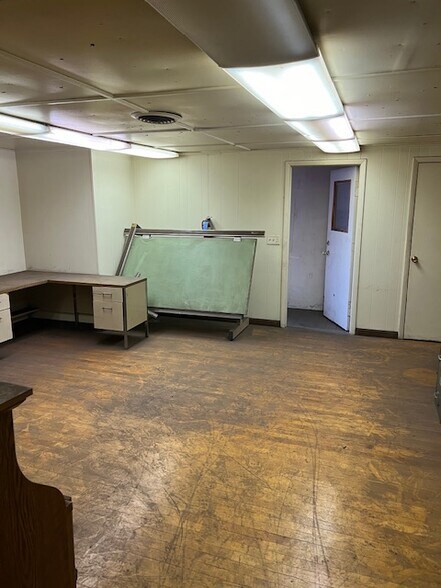 More Photos Of W6246 County Road BB, Appleton Manufacturing For Lease