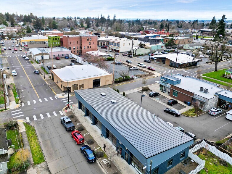 More Photos Of 403 Lewis St, Silverton Health Club For Sale