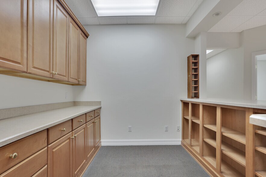 More Photos Of 4711 NW 53rd Ave, Gainesville Medical For Lease