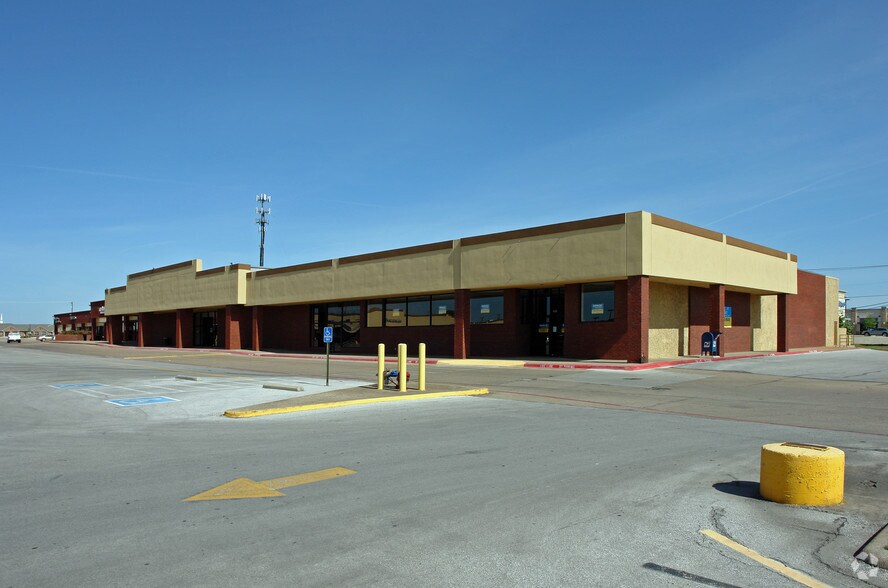 More Photos Of 503-601 N Highway 77, Waxahachie Unknown For Lease