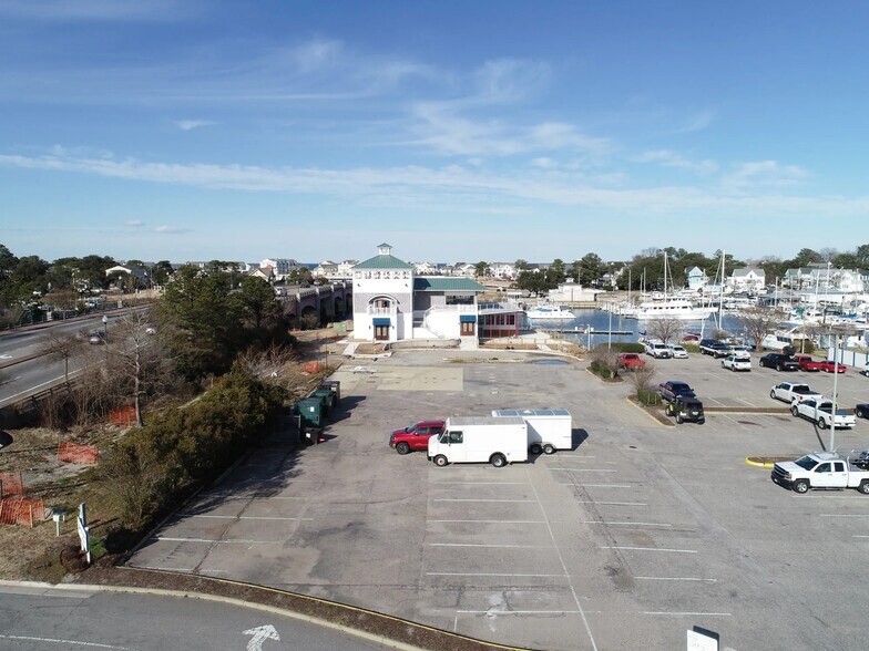 More Photos Of 8180 Shore Dr, Norfolk Marina For Sale