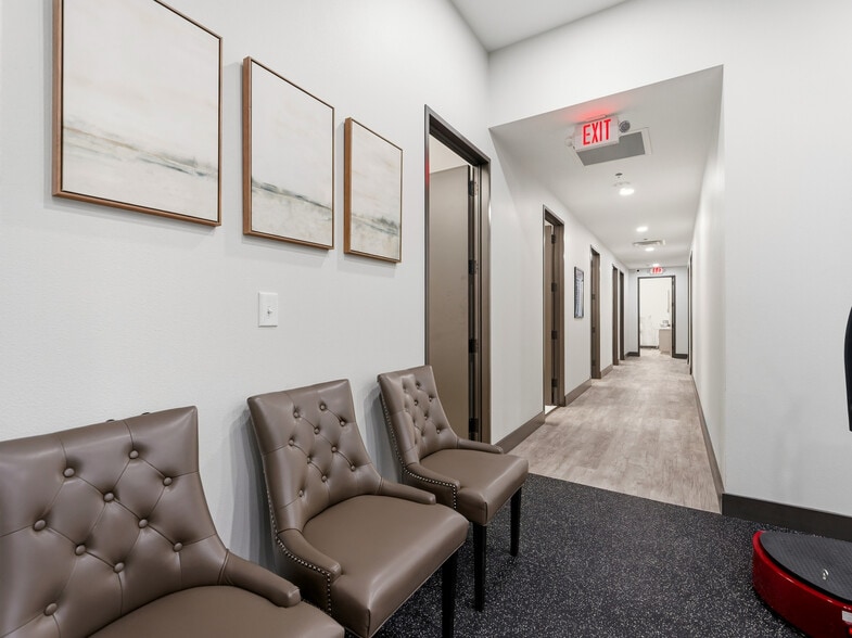 More Photos Of 6550 Naaman Forest Blvd, Garland Medical For Lease