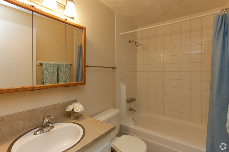 More Photos Of 1118 Oakland St, Cheney Apartments For Sale