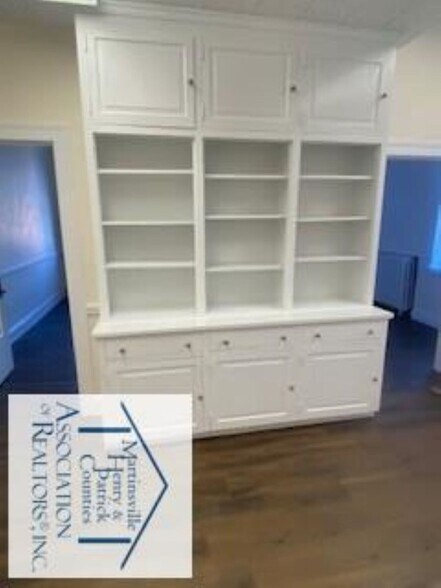 More Photos Of 20 E Main St, Martinsville Office For Sale