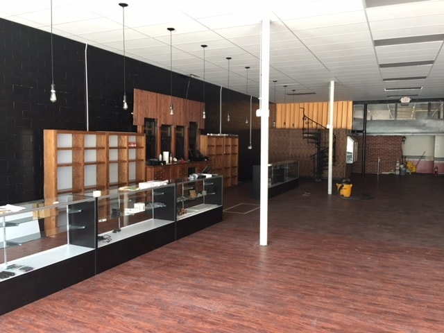 More Photos Of 996-1000 Greentree Rd, Pittsburgh Freestanding For Lease