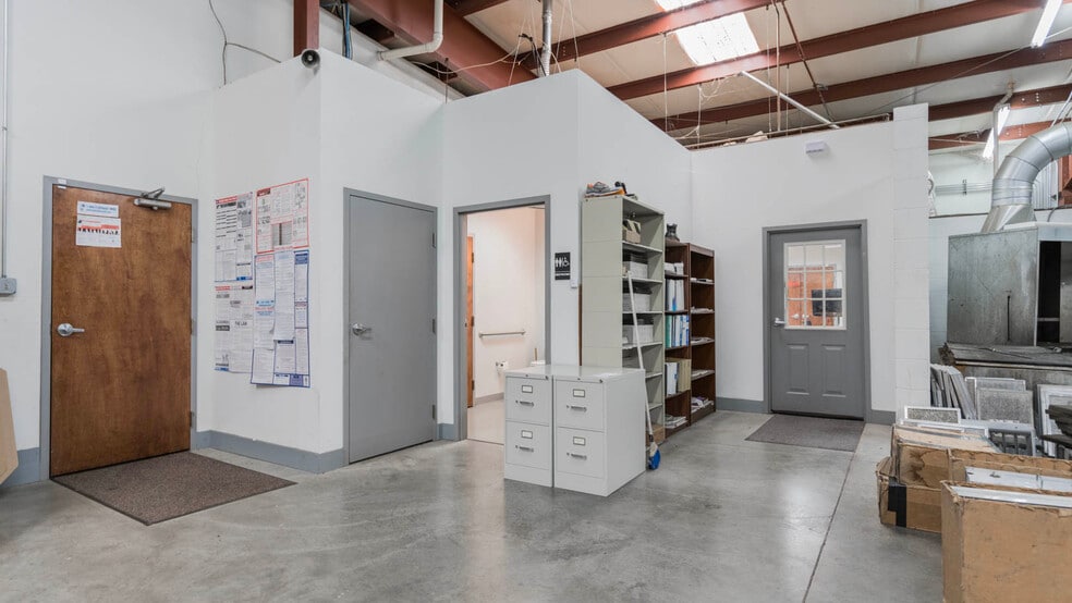 More Photos Of 12927 Plaza Dr, Richmond Light Manufacturing For Lease